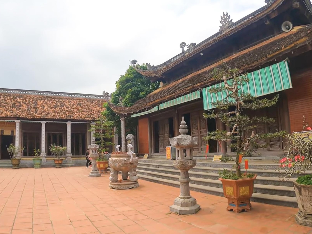 Kiến trúc chùa mang đậm phong cách truyền thống.