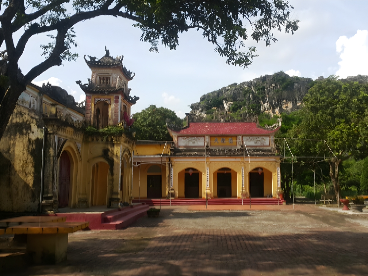 Chùa Sùng Nghiêm Diên Thánh tọa lạc tại xã Hậu Lộc, tỉnh Thanh Hóa.