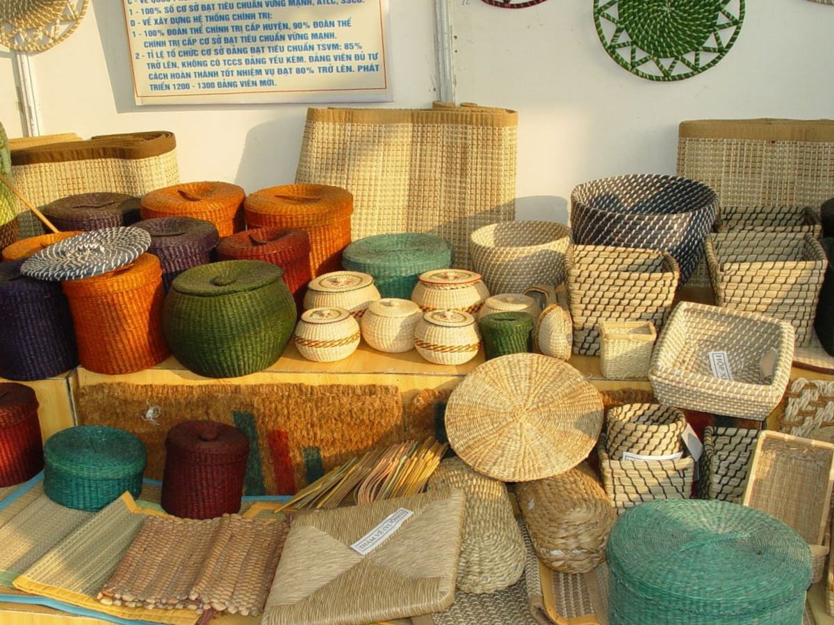 Nhiều mặt hàng sản phẩm trang trí thủ công cao cấp đã trở thành các sản phẩm xuất khẩu có giá trị kinh tế cao.