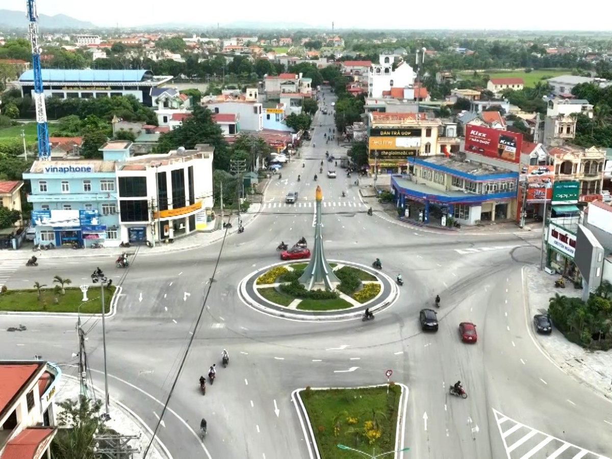 Làng mộc Đạt Tài thuộc xã Hoằng Hóa, là nơi lưu giữ không gian văn hóa làng quê truyền thống giàu bản sắc.