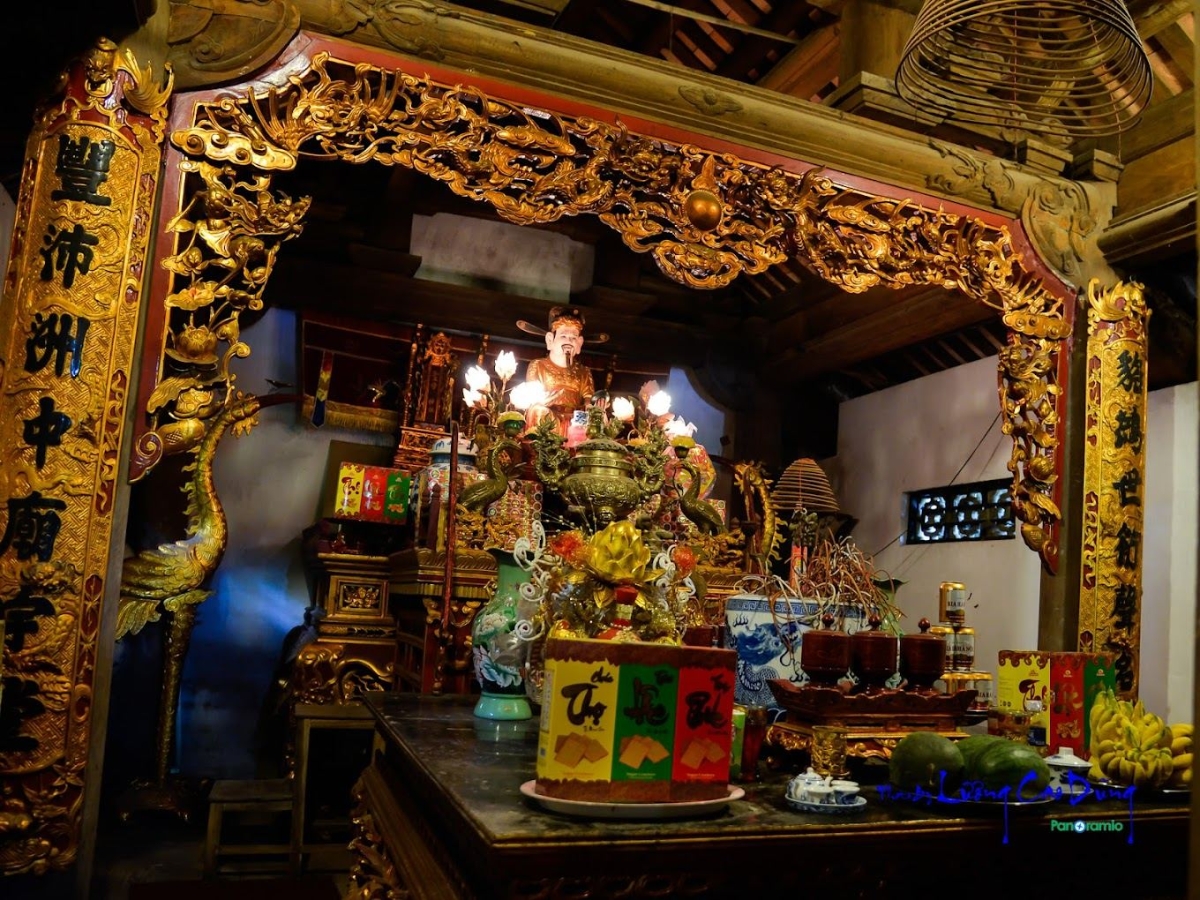 Đền thờ Mai An Tiêm là nơi thờ tự ông tổ của nghề trồng dưa hấu tại Việt Nam. 