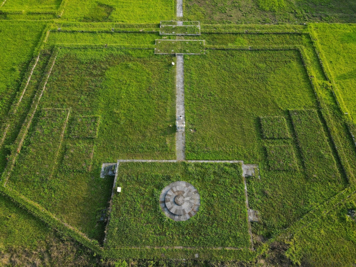 Đàn Nam Giao nhà Hồ là di tích quan trọng nằm trong quần thể di sản thế giới Thành Nhà Hồ.