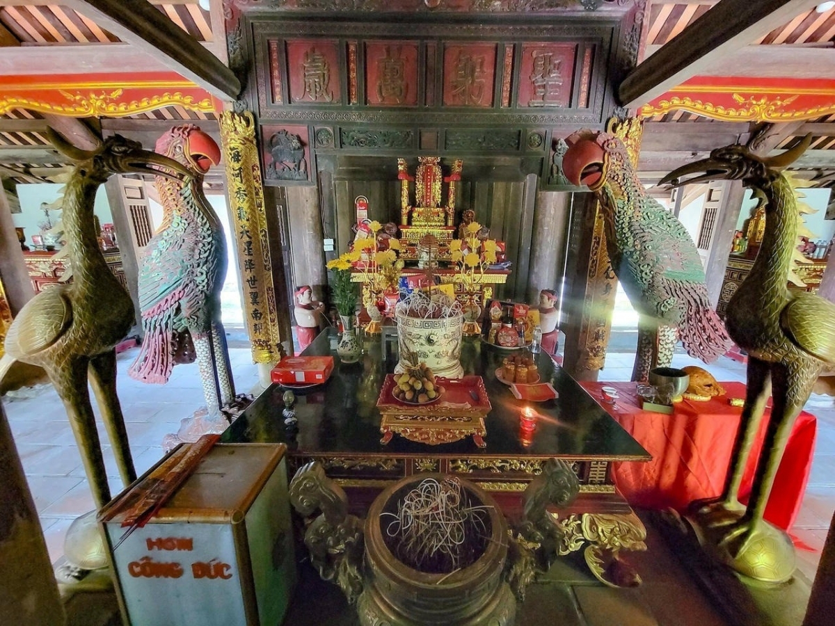 Hai con chim vẹt gắn liền với truyền thuyết về Nghè Vẹt