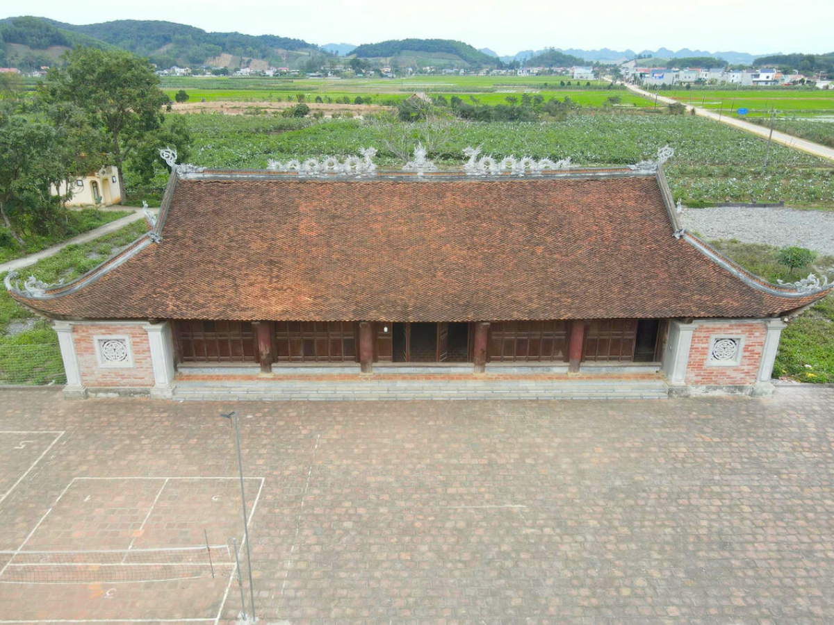 Khu lăng miếu Triệu Tường tọa lạc tại làng Gia Miêu, xã Hà Long, tỉnh Thanh Hóa.