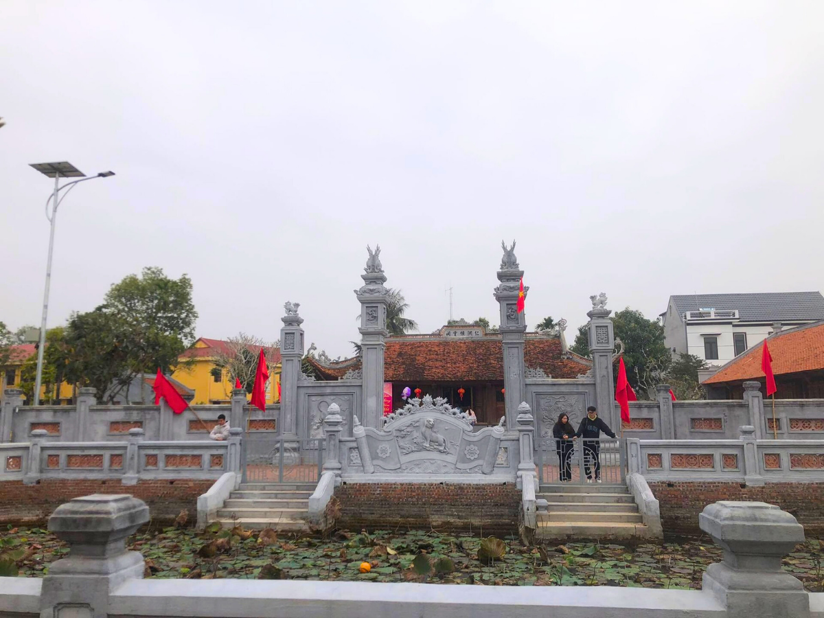 Du khách nên tìm hiểu trước về lịch trình, thời gian diễn ra các nghi lễ quan trọng để có thể tham dự đầy đủ những khoảnh khắc đặc biệt.