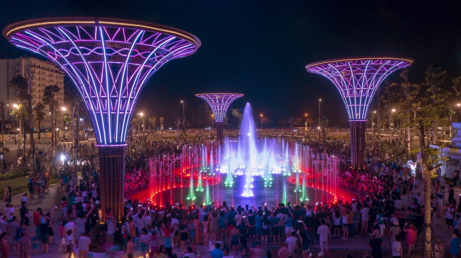 Check-in quảng trường biển và sự kiện chào xuân.