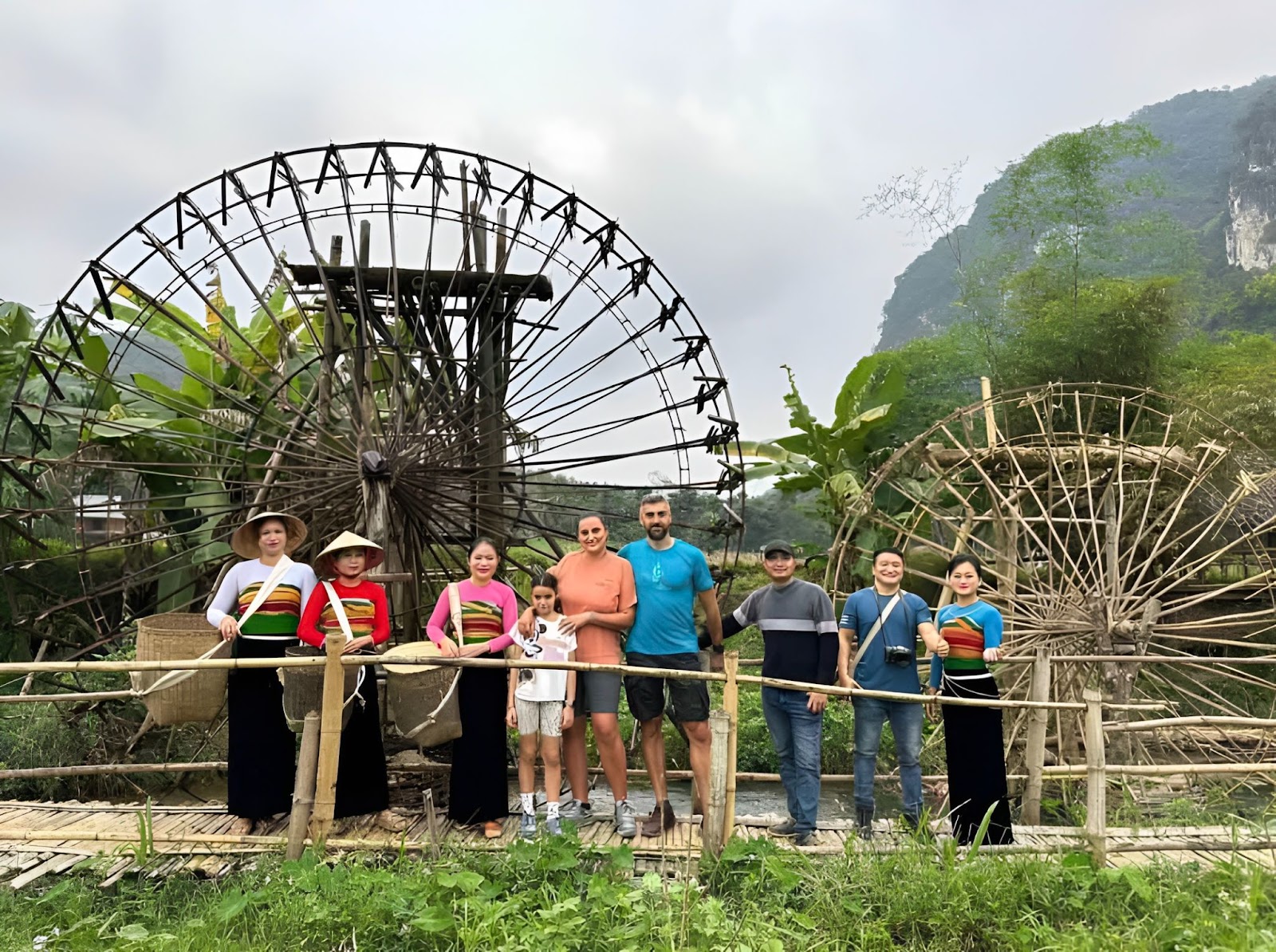 Trải nghiệm đời sống cộng đồng và nét sinh hoạt truyền thống giữa núi rừng Pù Luông. Trải nghiệm đời sống cộng đồng và nét sinh hoạt truyền thống giữa núi rừng Pù Luông.