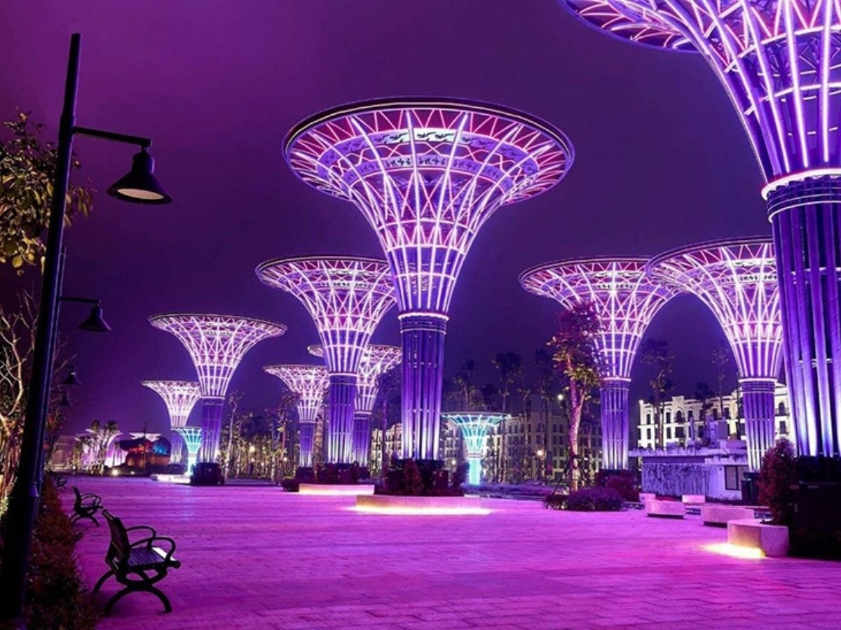 Không gian lung linh của quảng trường biển Sầm Sơn.