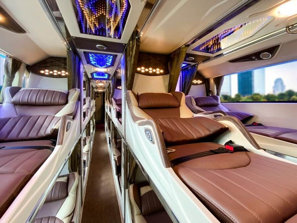 Du khách có thể chọn xe khách limousine tiện nghi để di chuyển từ Hà Nội về Thanh Hóa. 