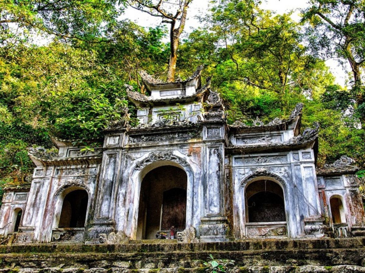 Không khí Sầm Sơn Tết âm lịch yên ả và thư thái hơn.