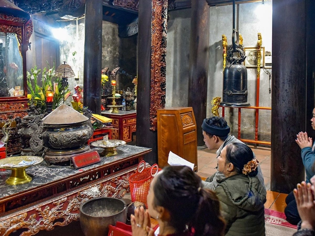 Du khách chọn đi lễ theo trình tự và thứ tự thời gian phù hợp với mong muốn bản thân. 