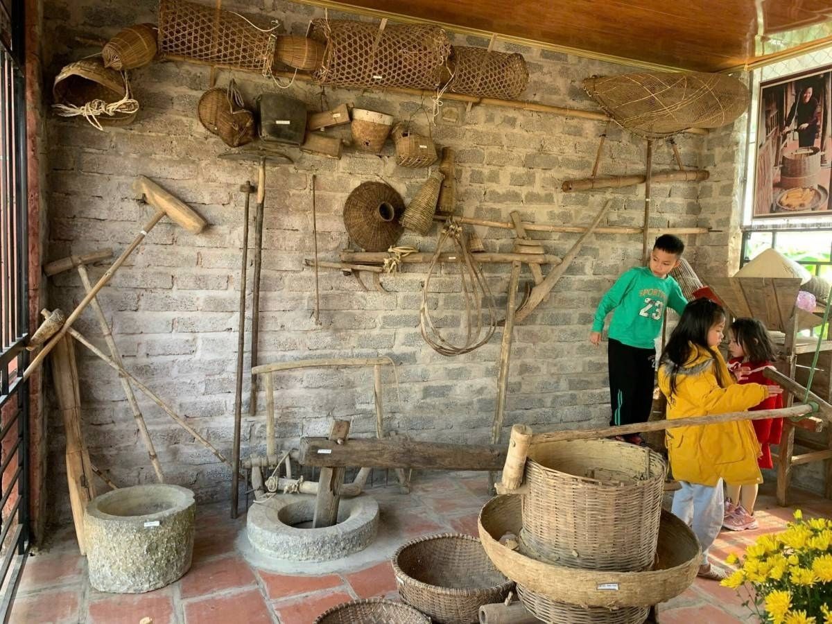 Các sinh hoạt cộng đồng đầu xuân tại thành Nhà Hồ. 