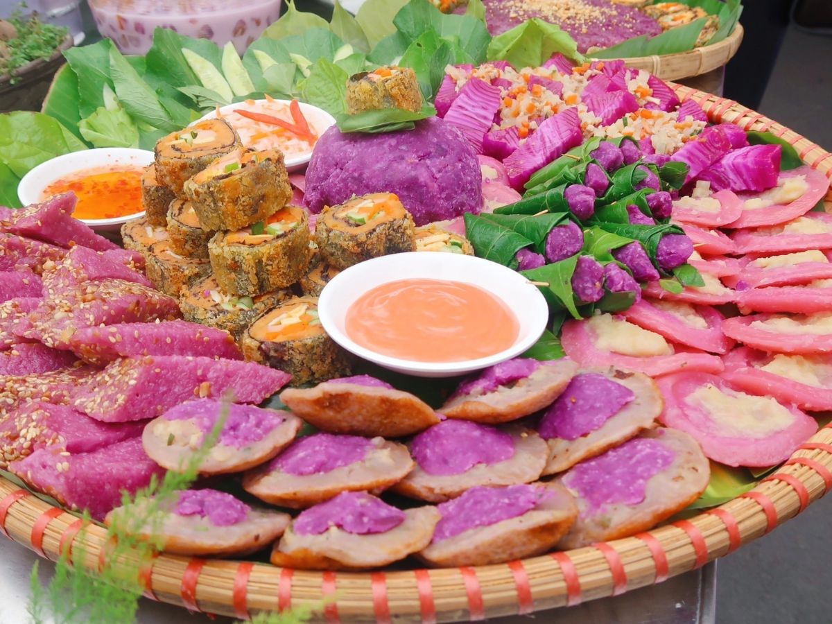 Chi phí ăn uống cho du khách trong dịp Tết tại Thanh Hóa sẽ có sự tăng nhẹ. Chi phí ăn uống cho du khách trong dịp Tết tại Thanh Hóa sẽ có sự tăng nhẹ.