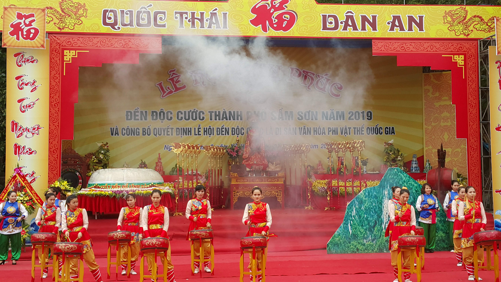 Đặc sắc Lễ hội đền Độc Cước.