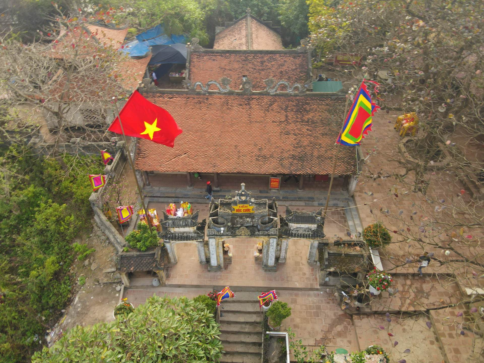 Đền Độc Cước - nơi mang giá trị lịch sử, giữ vai trò quan trọng trong sinh hoạt văn hóa, tâm linh đầu năm.