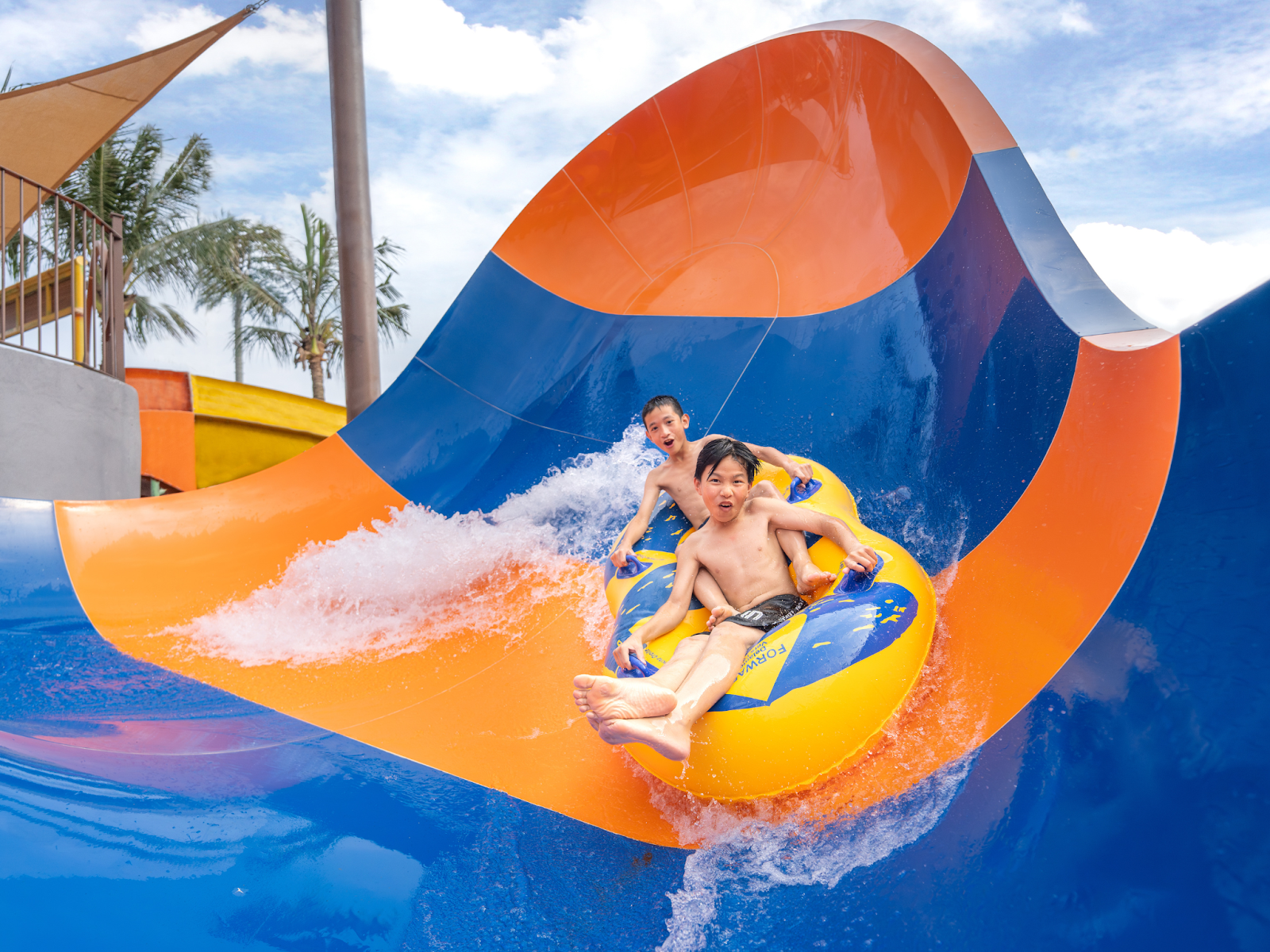 “Thiên đường nước” cho các bé tại Bến Tuổi Thơ.