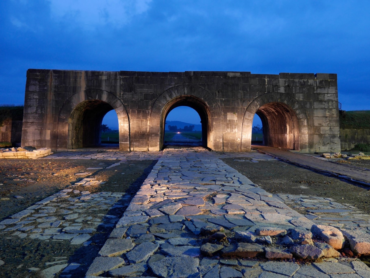 Thành nhà Hồ là một trong những di tích lịch sử nổi bật ở xứ Thanh.