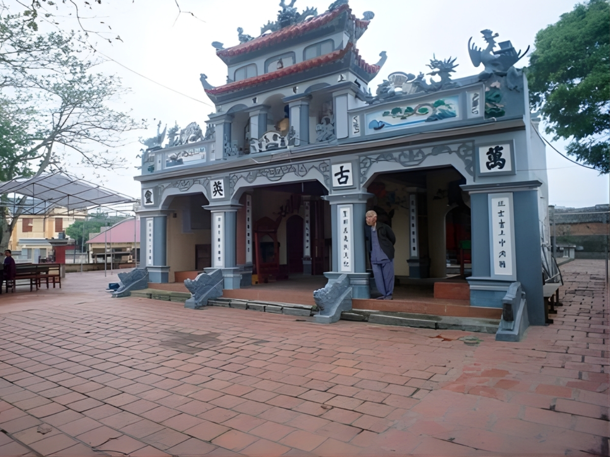 Đền Đề Lĩnh Sầm Sơn tọa lạc tại phường Sầm Sơn, thuận tiện để du khách ghé thăm, tham quan và chiêm bái. (Nguồn: Sưu tầm)