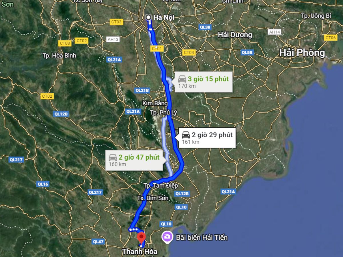 Di chuyển từ Hà Nội bằng xe khách đến trung tâm Thanh Hóa rồi di chuyển bằng xe máy ra cầu Hàm Rồng. (Nguồn: Sưu tầm)