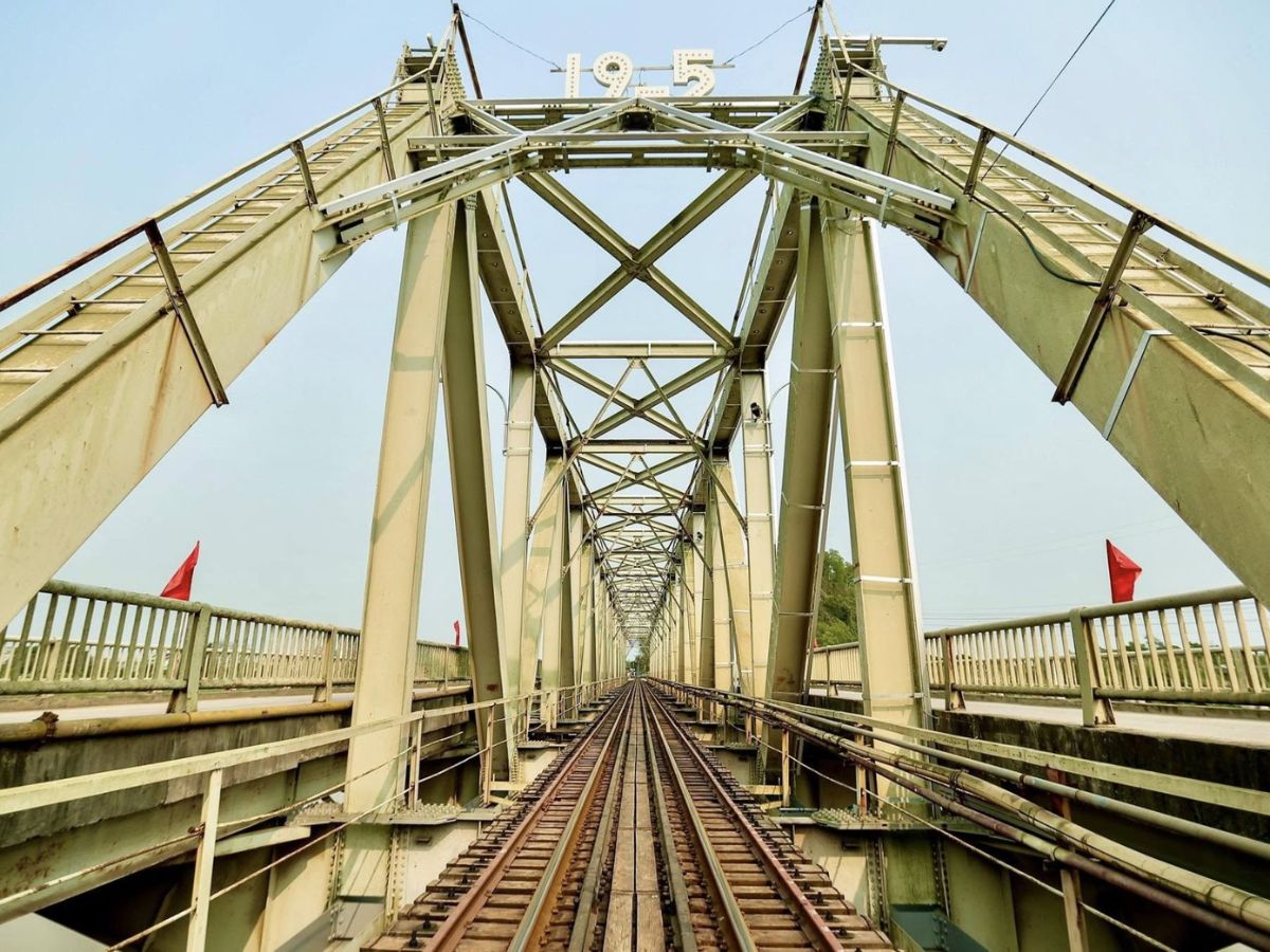 Cầu Hàm Rồng là một trong những công trình giao thông tiêu biểu đầu tiên của miền Bắc. (Nguồn: Sưu tầm)