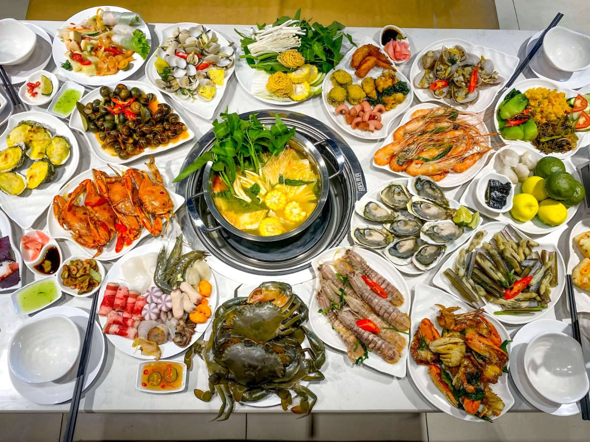 Buffet hải sản là lựa chọn được nhiều du khách yêu thích khi du lịch tại Sầm Sơn. (Nguồn: Sưu tầm)