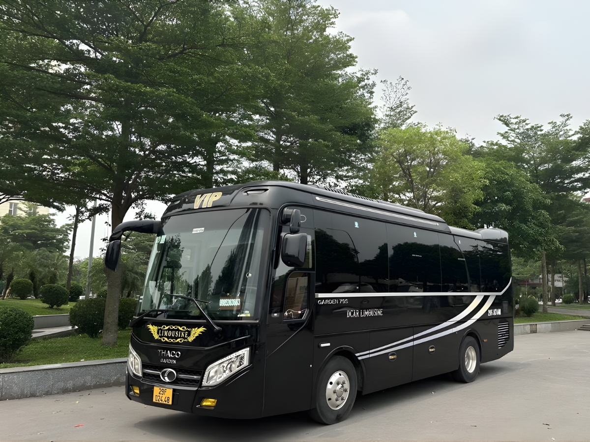 Du khách nên đặt vé xe limousine sớm vào mùa hè và cuối tuần. (Nguồn: Sưu tầm)