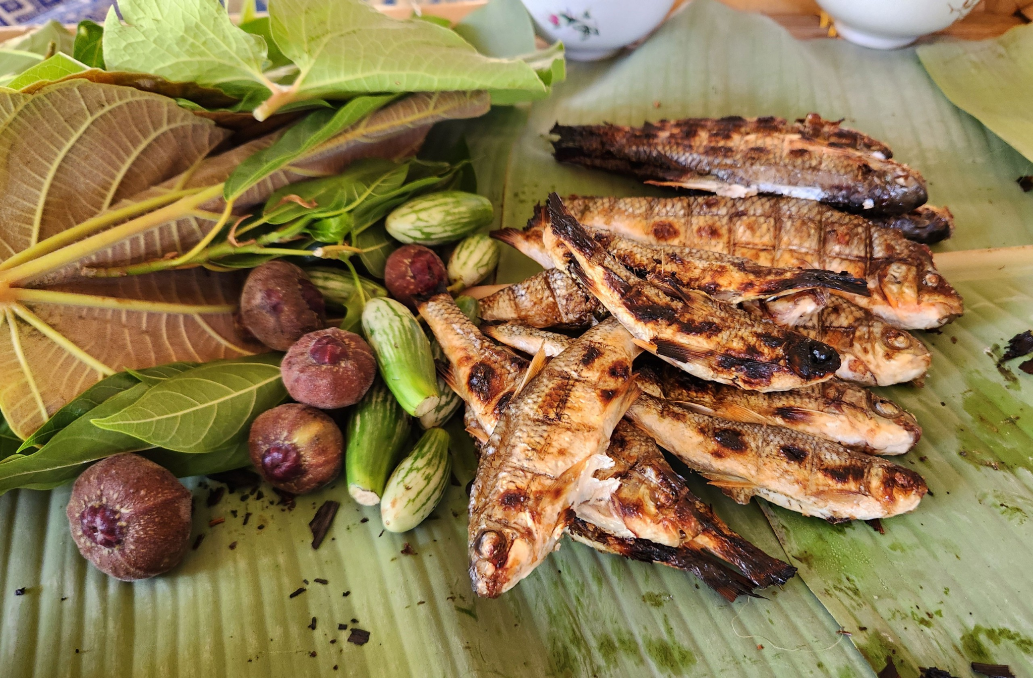 Cá suối nướng - món ăn dân dã thường được du khách thưởng thức khi ghé Ma Hao